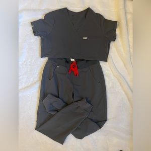 FIGS Charcoal Scrubs Small ❤️‍🔥